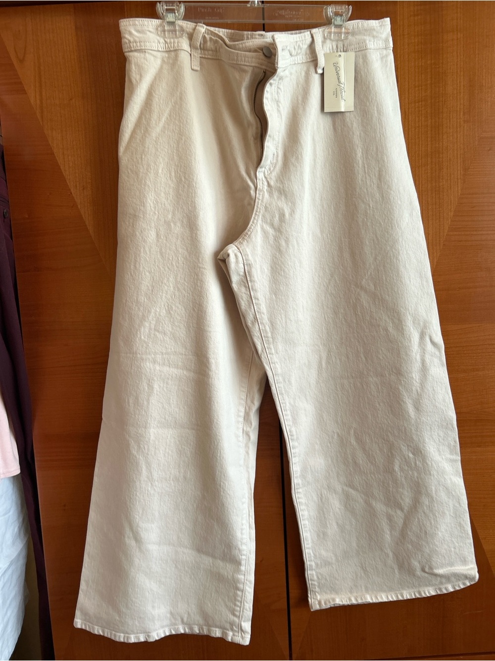 Wide Leg Pants in Off-White